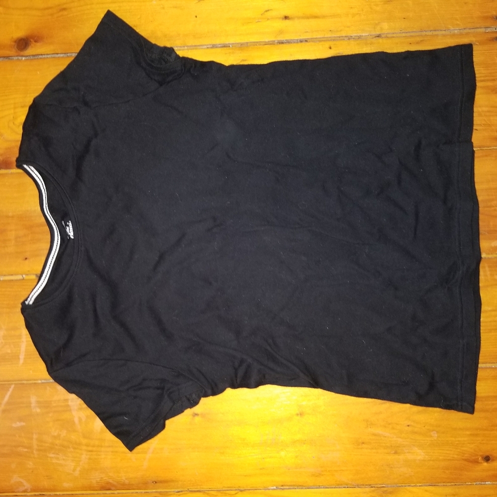 Medium black croft and barrow t shirt